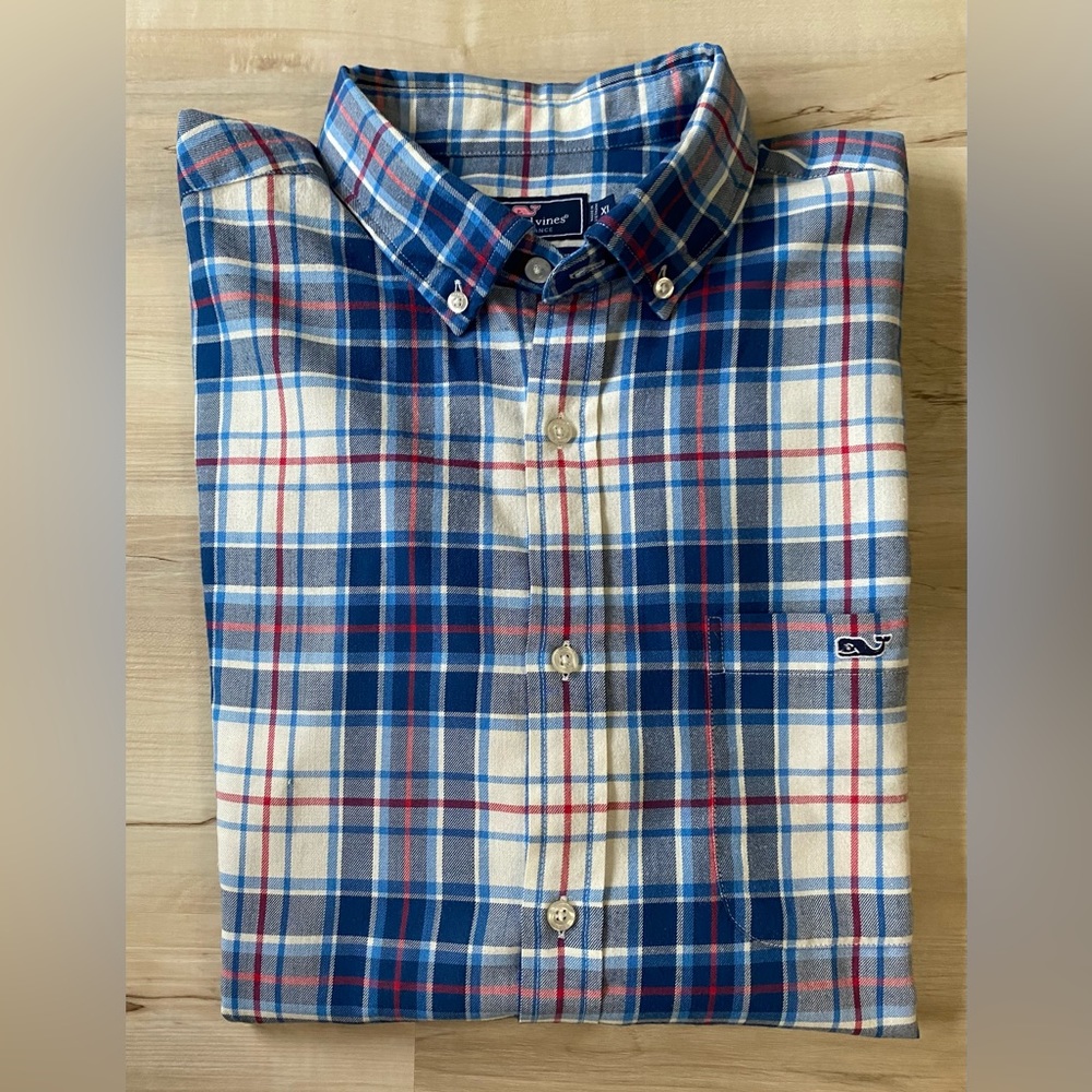 VINYARD VINES | XL Men’s blue plaid button down. In next to new condition.